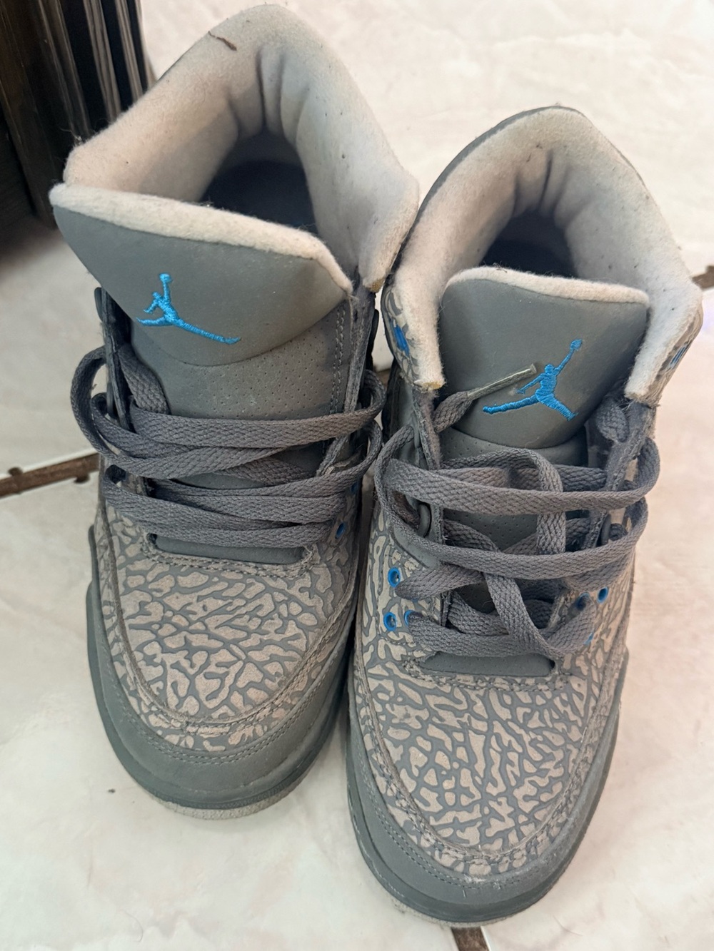 2011
Air Jordan 3 Retro GS 'Cool Grey Blue “